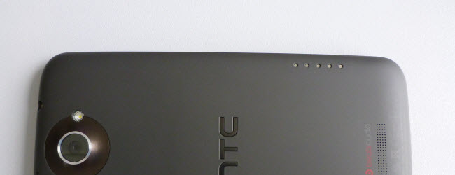 Test und Review des HTC One X – 5 metallische Punkte auf der Rückseite für eine Dockingstation