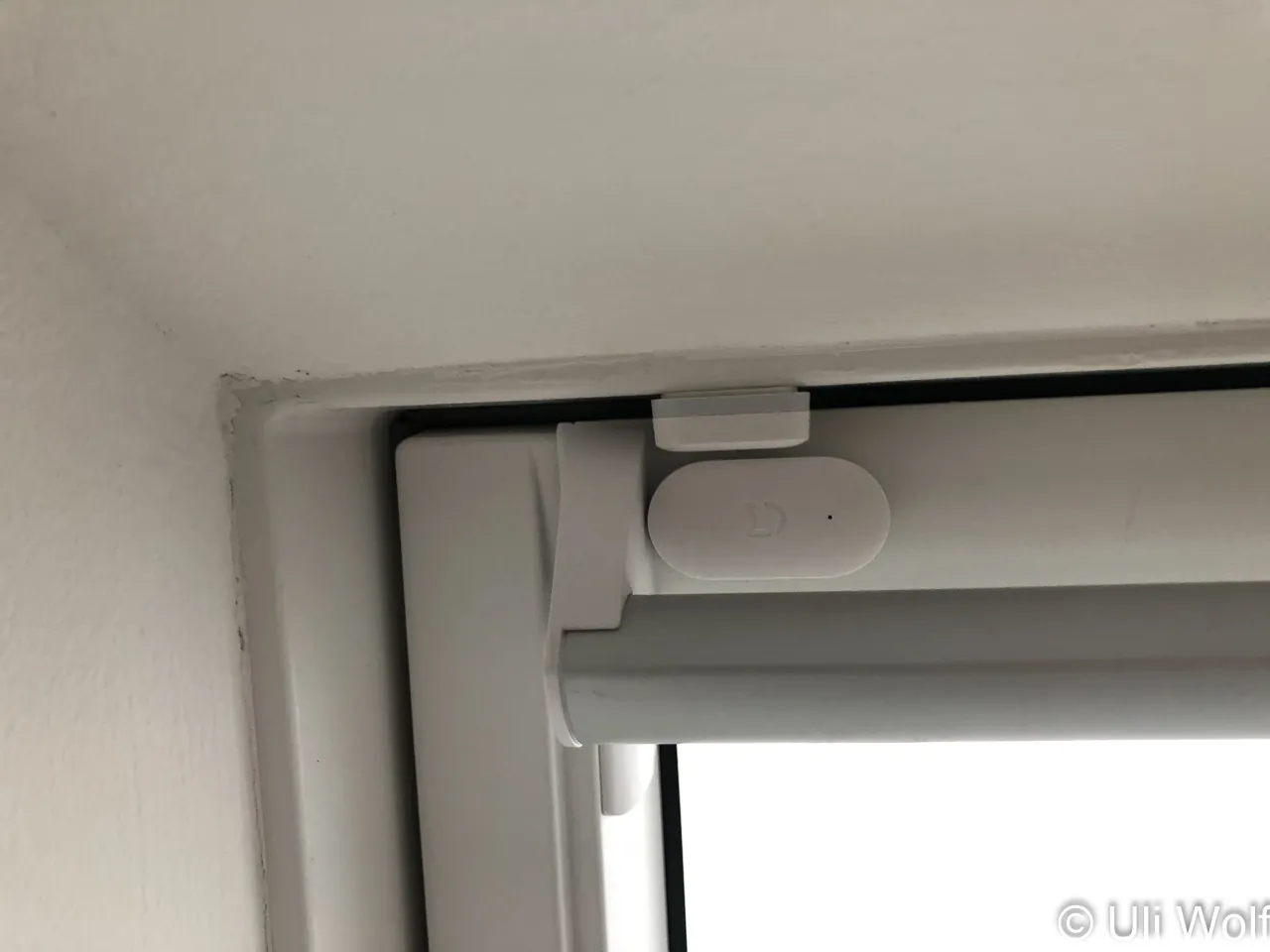 Fensterkontakt geklebt